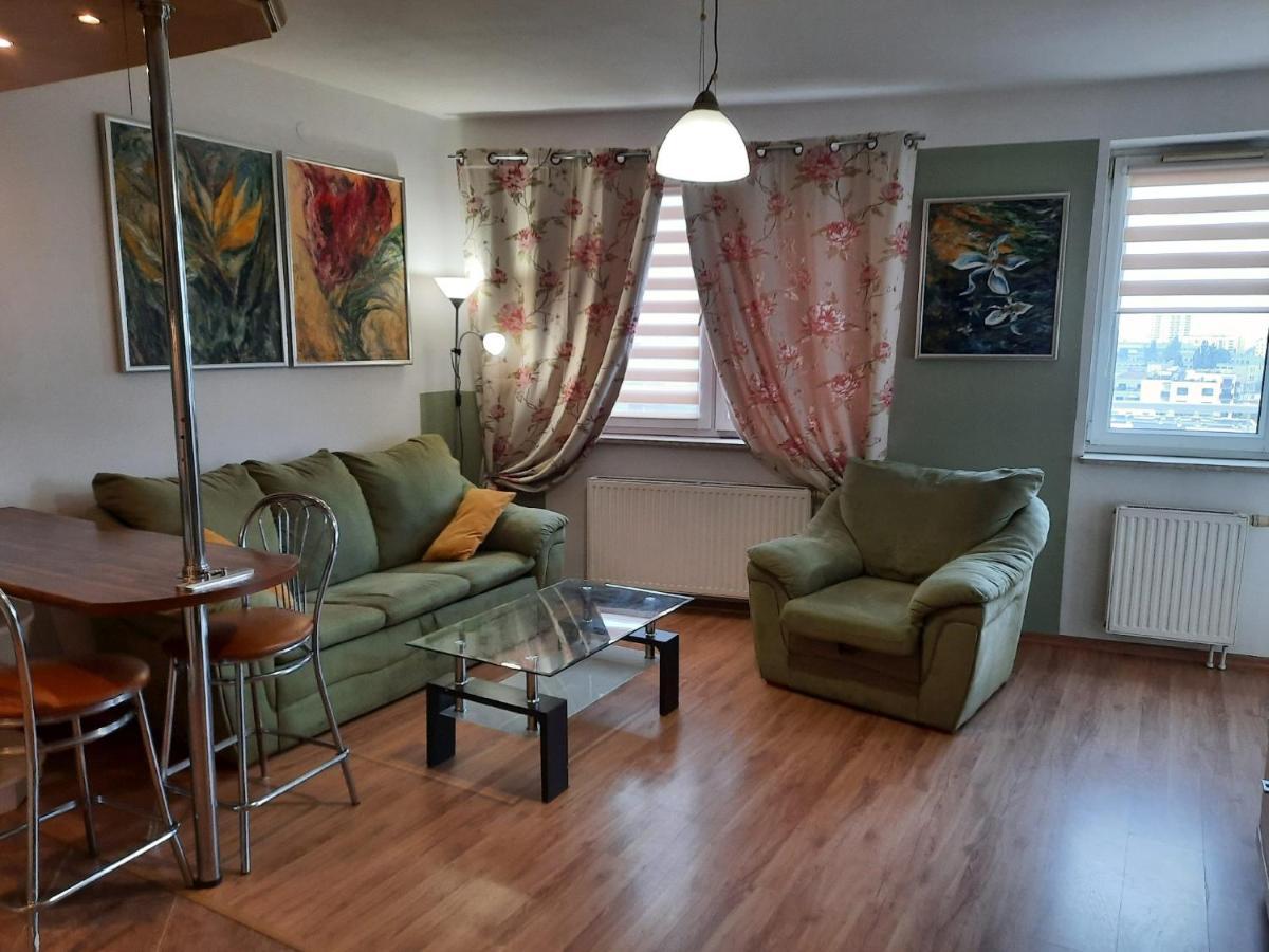 Apartamenty Trzy Wieze Varsó Kültér fotó