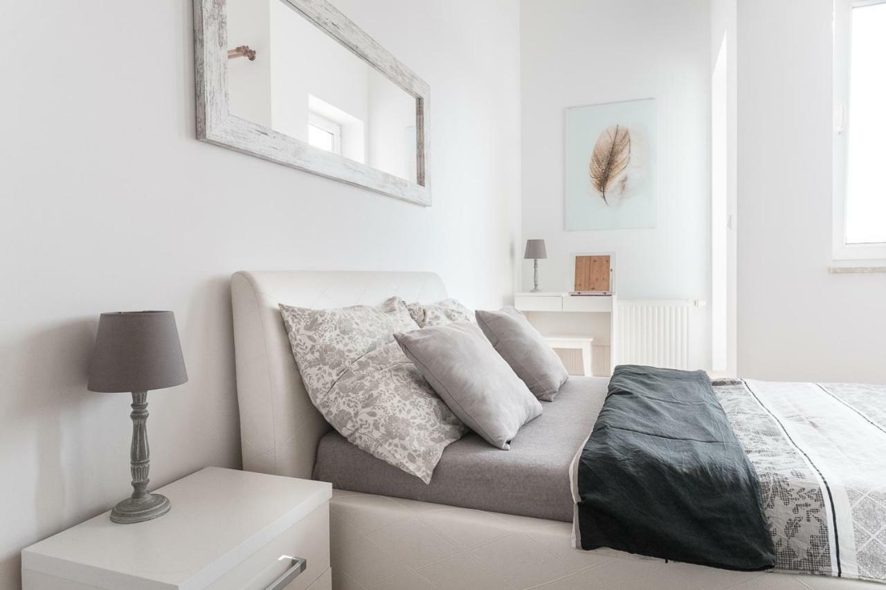 Apartamenty Trzy Wieze Varsó Kültér fotó